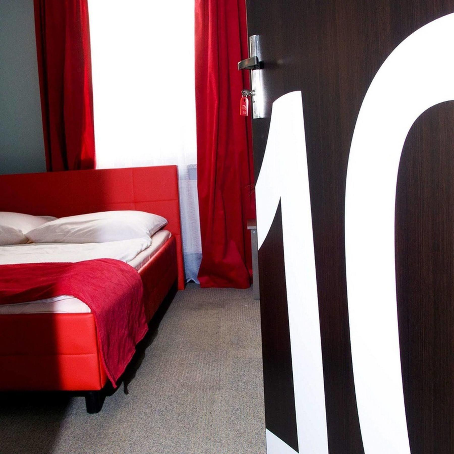 ורוצלב Glow Hostel מראה חיצוני תמונה