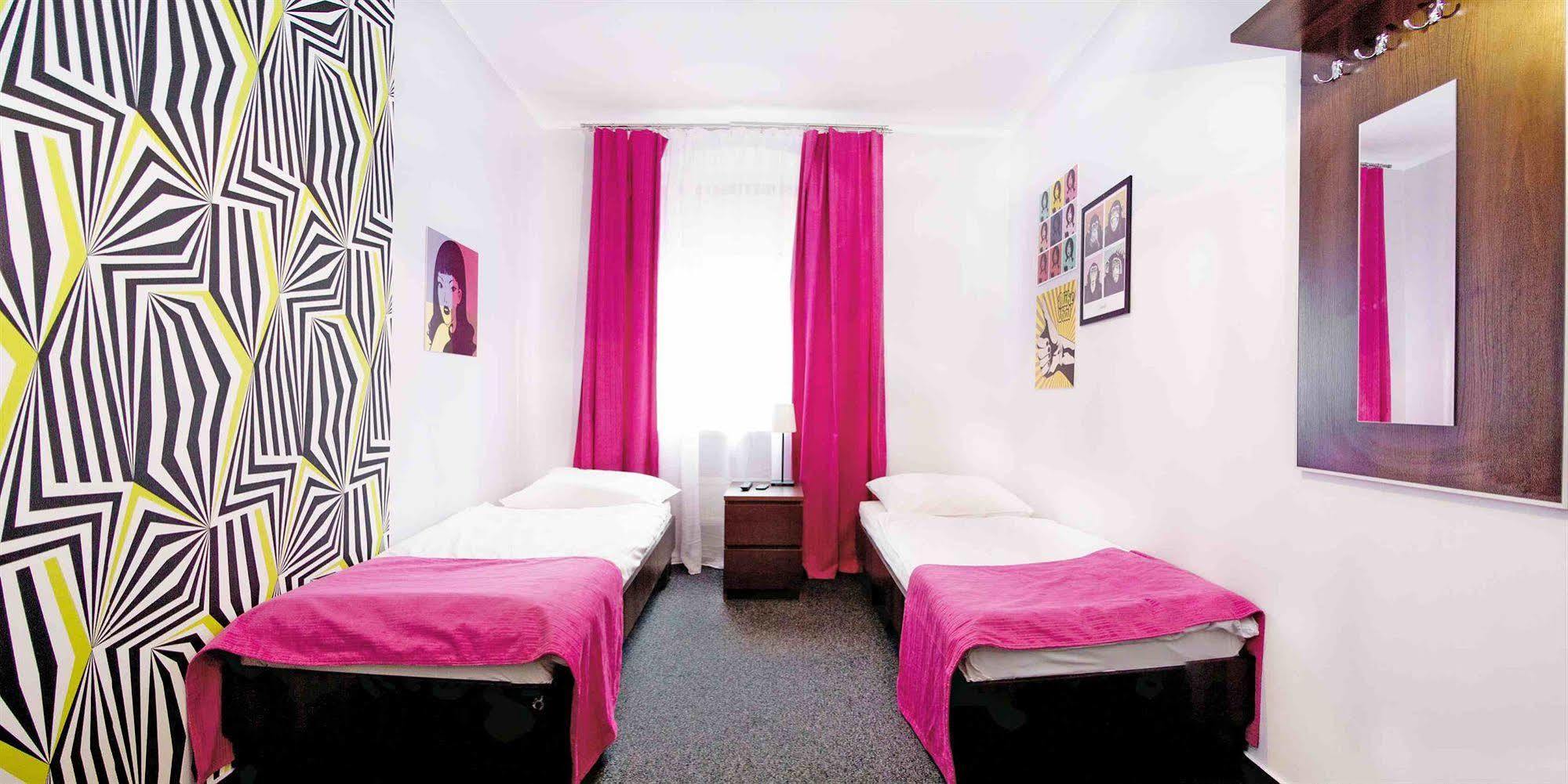 ורוצלב Glow Hostel מראה חיצוני תמונה