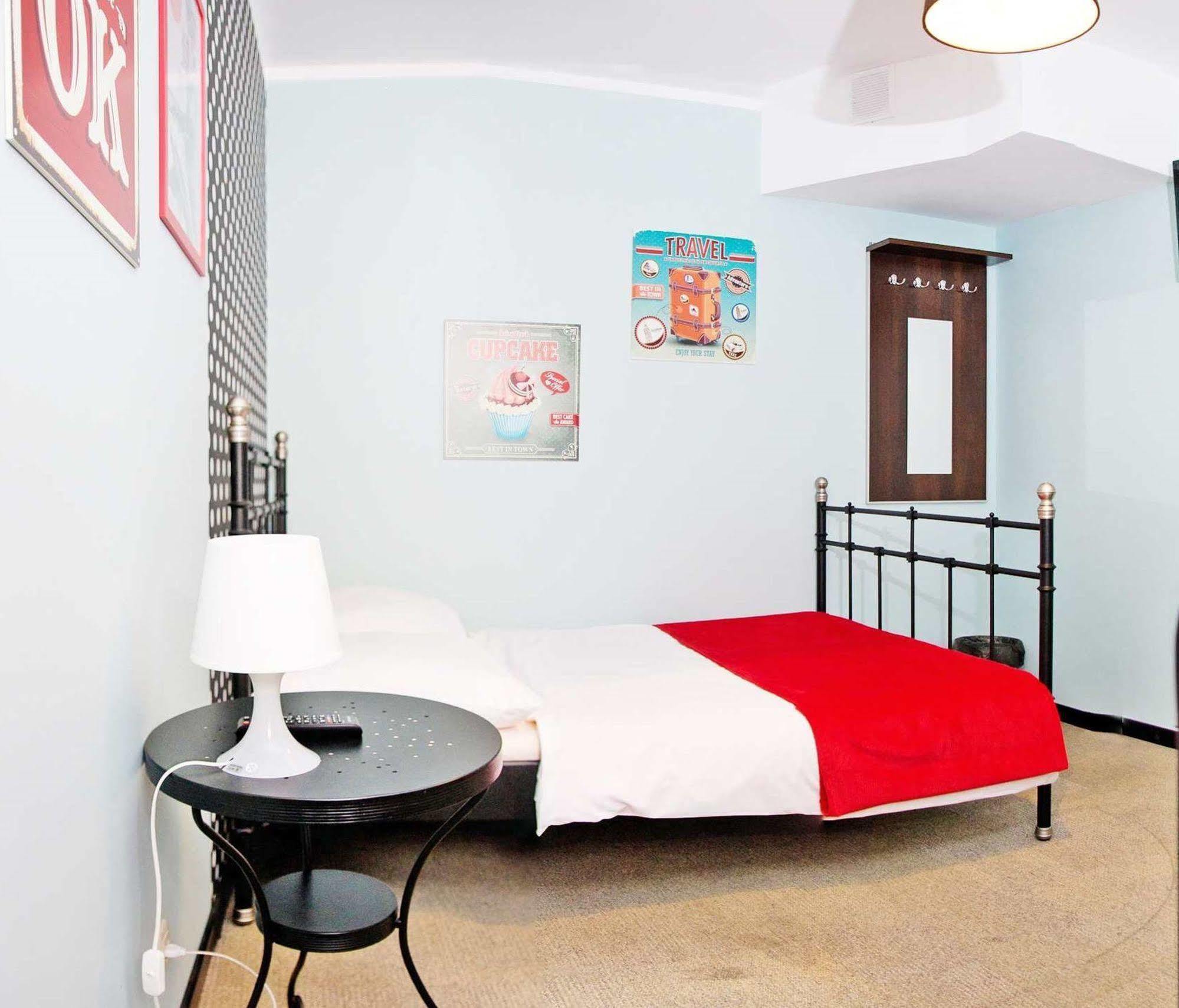 ורוצלב Glow Hostel מראה חיצוני תמונה